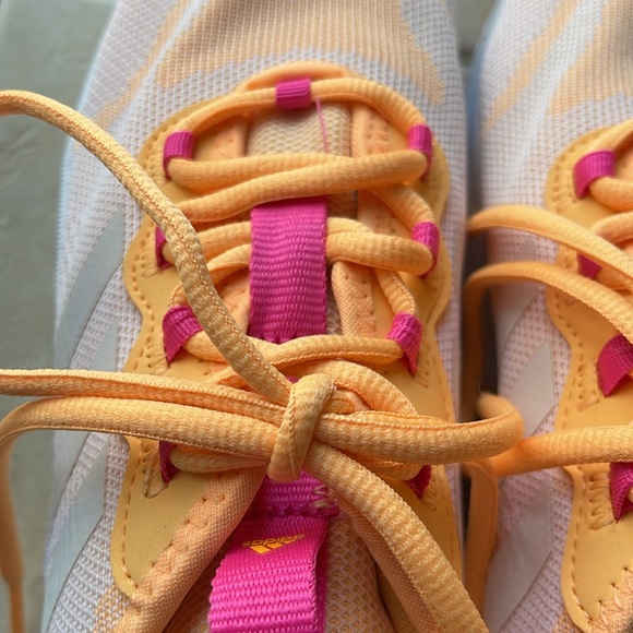 Adidas Bounce - Picture 2 of 8